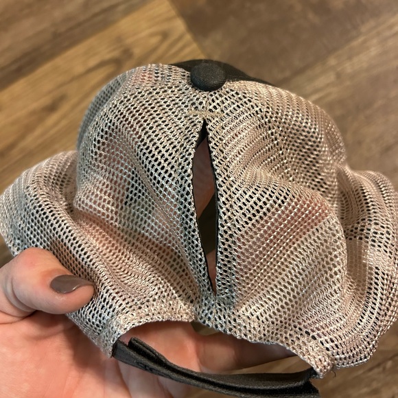 Western Leather patch ponytail hat- NWOT - Picture 4 of 4